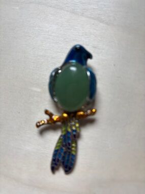 #5 Green Aventurine Parrot Bird Pin Brooch